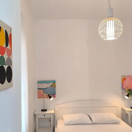 Center 1 Queen Bed Sofa Additional Living Area Apartment Belgrade
